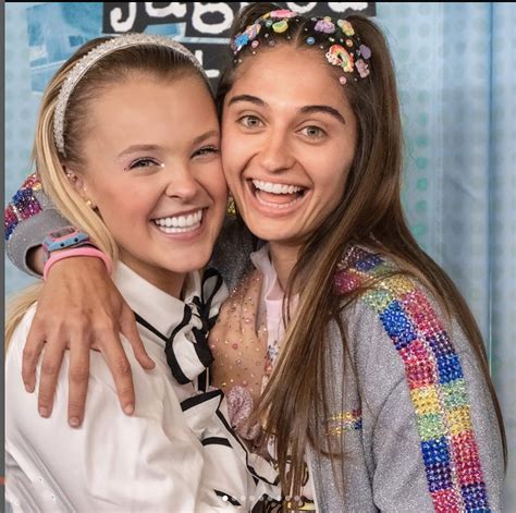 Sept. 14, 2022, 10:29 AM PDT By Joyann Jeffrey JoJo Siwa seemingly has a new love interest in her life. After breaking up with ex Kylie Prew for a second time in August, after …